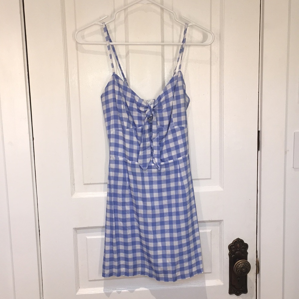 blue and white plaid dress with tie in front💖